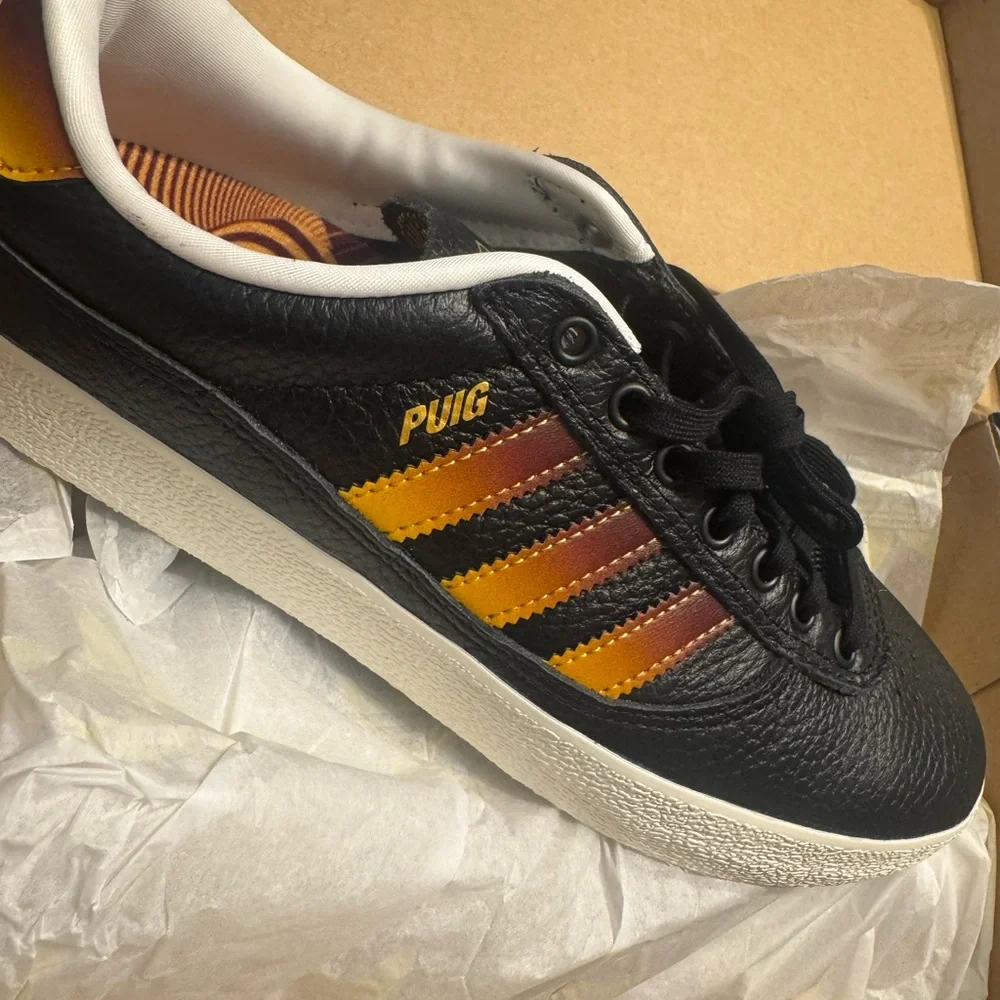 Adidas Puig Black with Yellow and Orange Accents size 9.5 /8.5 men‎ New